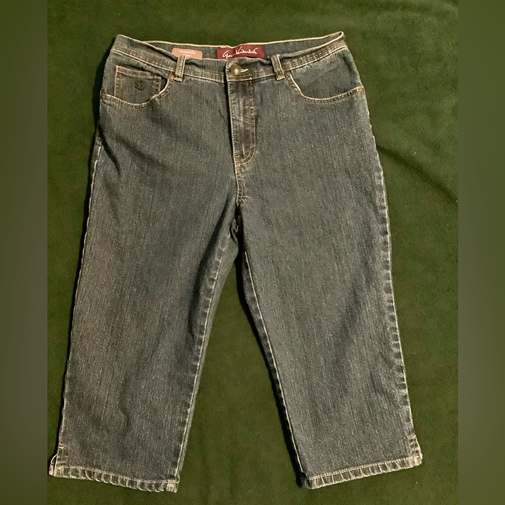 Gloria Vanderbilt Jean Capris Size 10P